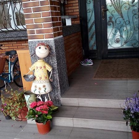 Victoria B&B Yilan Exteriör bild