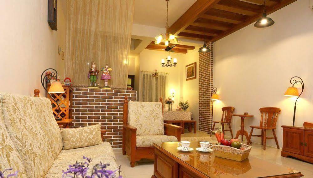 Victoria B&B Yilan Exteriör bild