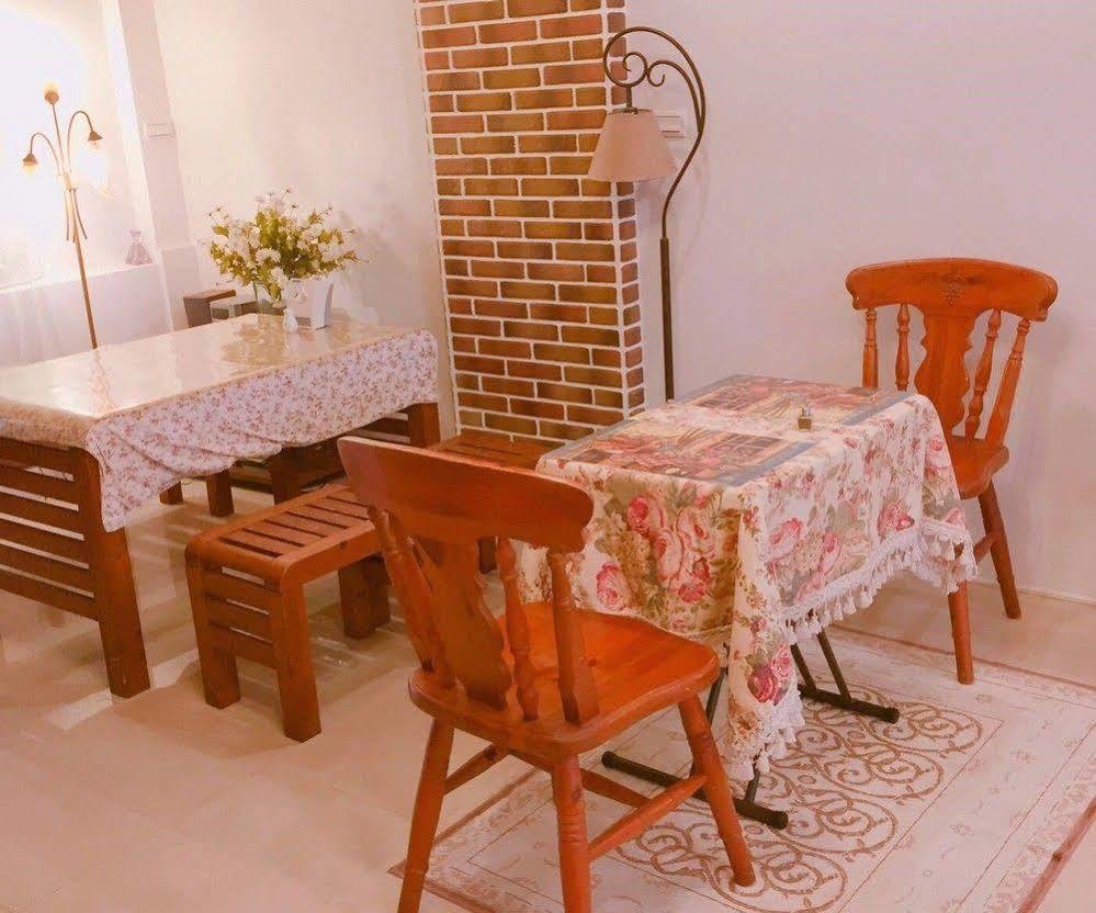 Victoria B&B Yilan Exteriör bild